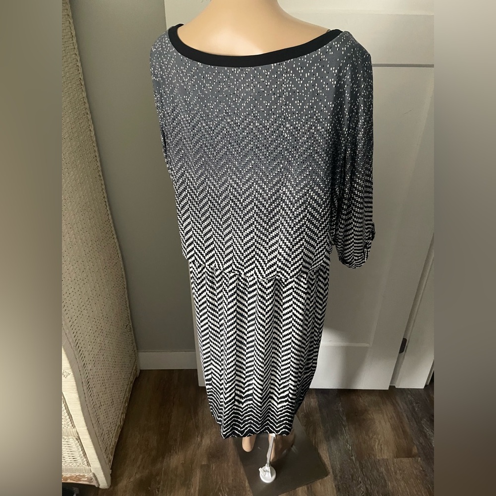 Laura Dress - Picture 7 of 10